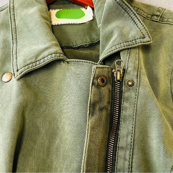 Anthropologie Everyday Belted
Moto Jacket Size L Green
Asymmetrical Zip - Picture 2 of 8